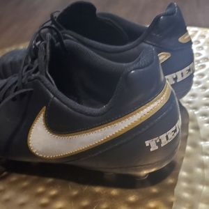 Nike Youth size 6 soccer cleats
